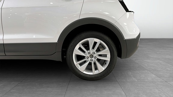 Volkswagen T-Cross 7 of 14