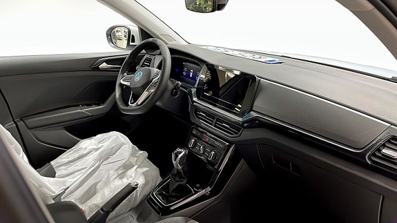 Volkswagen T-Cross 12 of 14