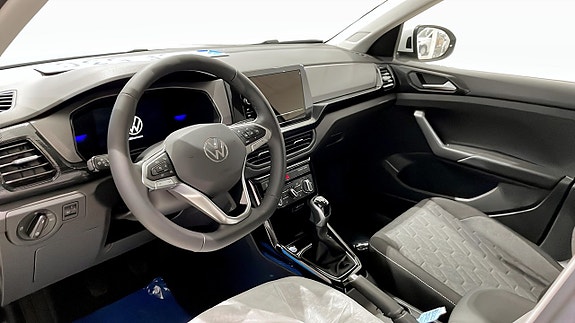 Volkswagen T-Cross 8 of 14