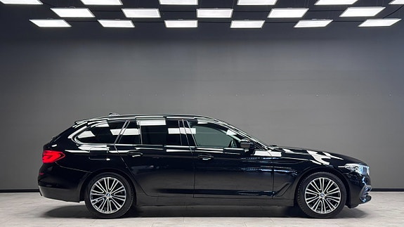 BMW 520d 3 of 5