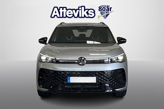 Volkswagen Tiguan 2 of 17
