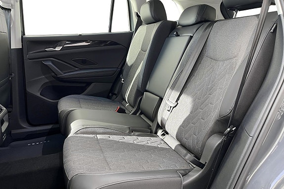 Volkswagen Tiguan 14 of 17