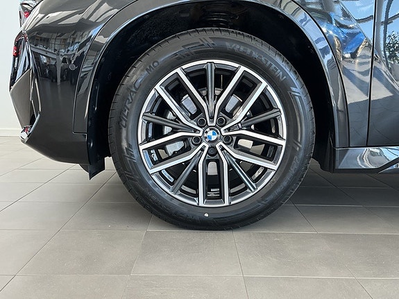 BMW X1 4 of 14
