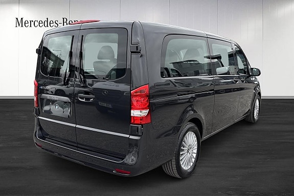 Mercedes-Benz eVito Tourer 4 of 5