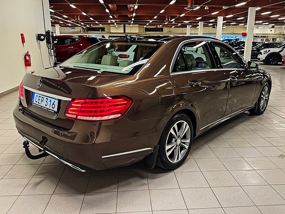 Mercedes-Benz E220 7 of 7