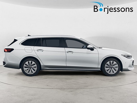 Volkswagen Passat 3 of 5