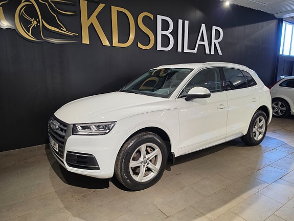 Audi Q5 2 of 5