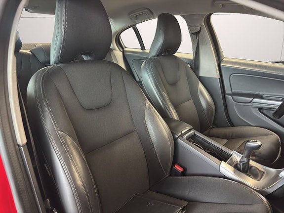 Volvo S60 12 of 26