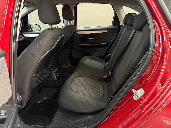 BMW 218 12 of 16