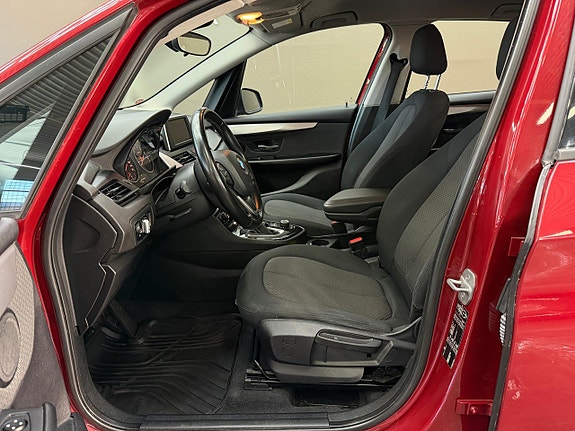 BMW 218 8 of 16