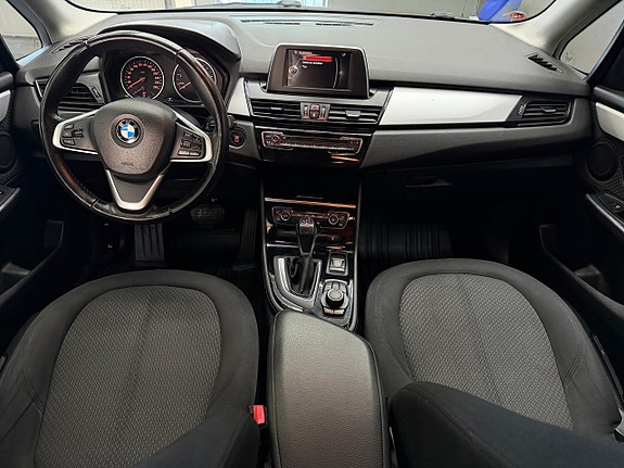 BMW 218 10 of 16
