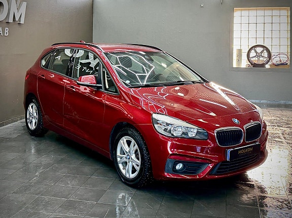 BMW 218 3 of 16