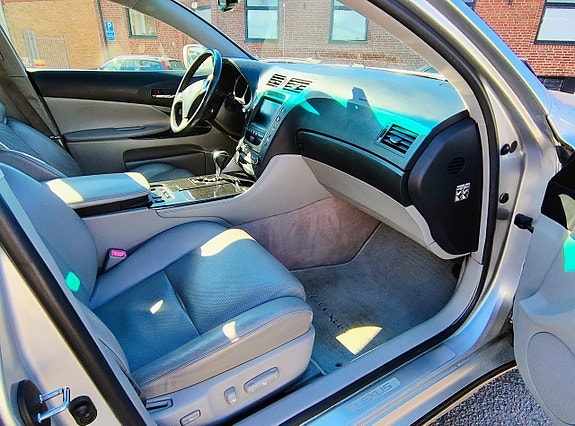 Lexus GS300 10 of 13
