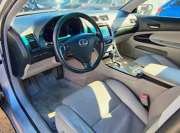 Lexus GS300 9 of 13