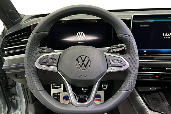 Volkswagen Passat 9 of 17