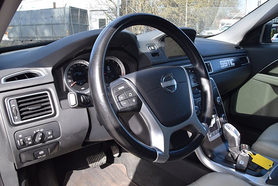 Volvo V70 19 of 25