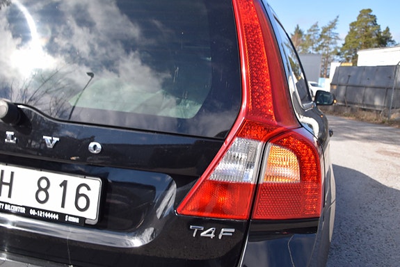 Volvo V70 23 of 25