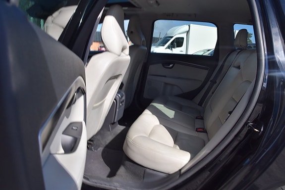 Volvo V70 11 of 25