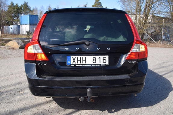 Volvo V70 4 of 5