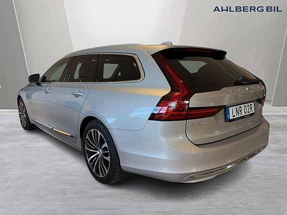 Volvo V90 3 of 5