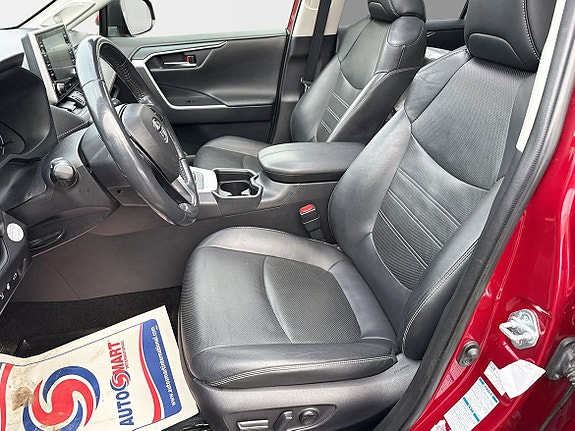 Toyota RAV4 12 of 29