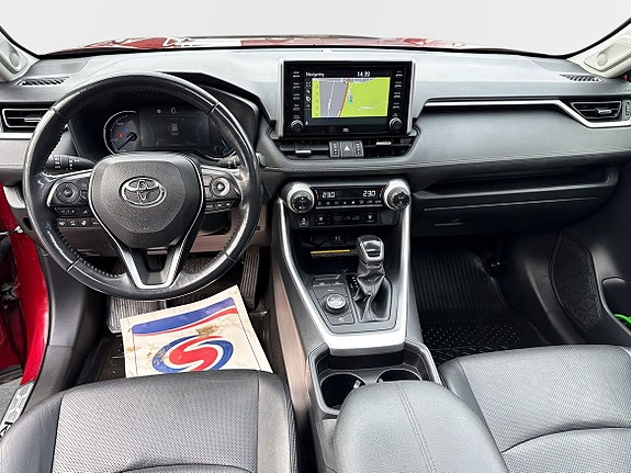 Toyota RAV4 8 of 29