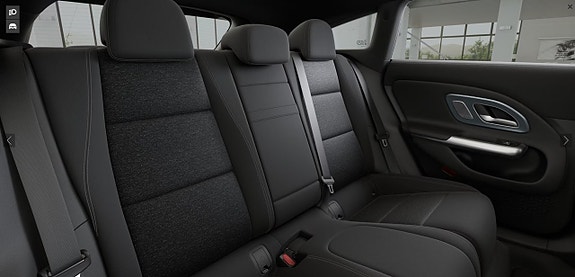 Mercedes-Benz CLA350 13 of 16