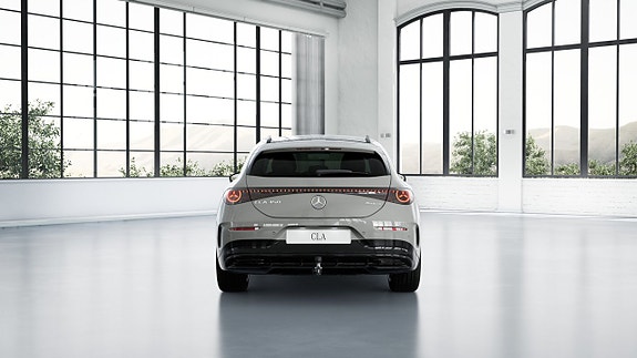 Mercedes-Benz CLA350 4 of 5