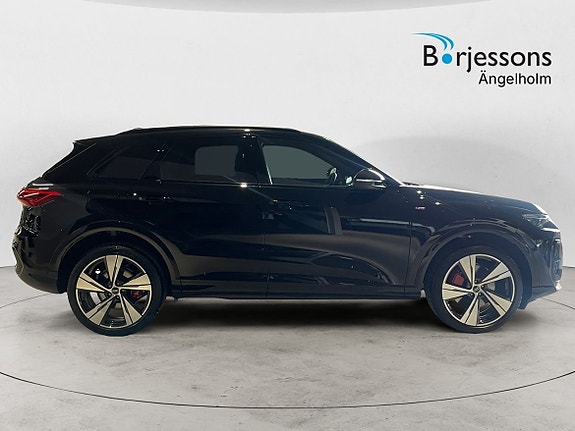 Audi Q5 2 of 5