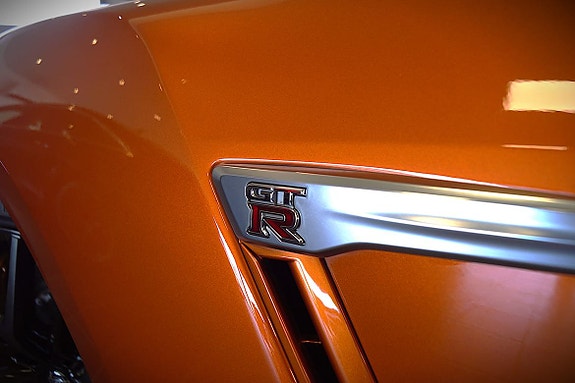 Nissan GT-R 14 of 28