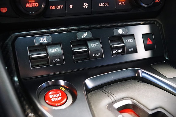 Nissan GT-R 20 of 28