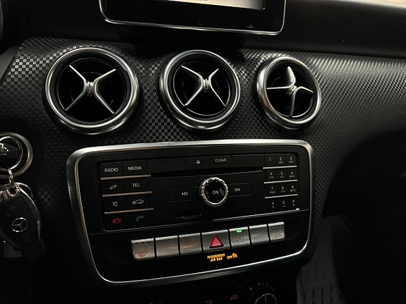 Mercedes-Benz A180 12 of 16
