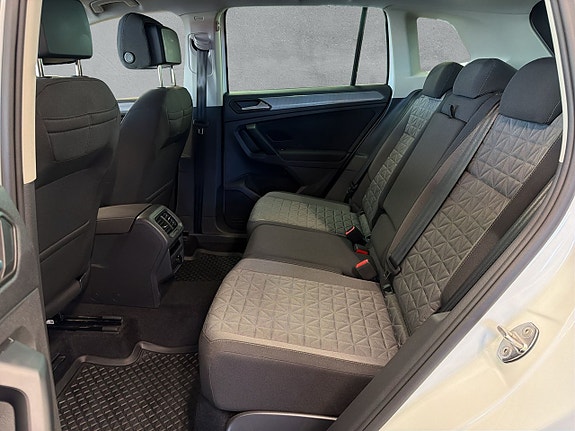Volkswagen Tiguan 11 of 25