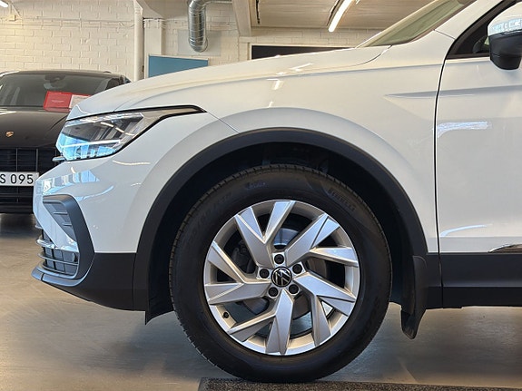 Volkswagen Tiguan 13 of 25