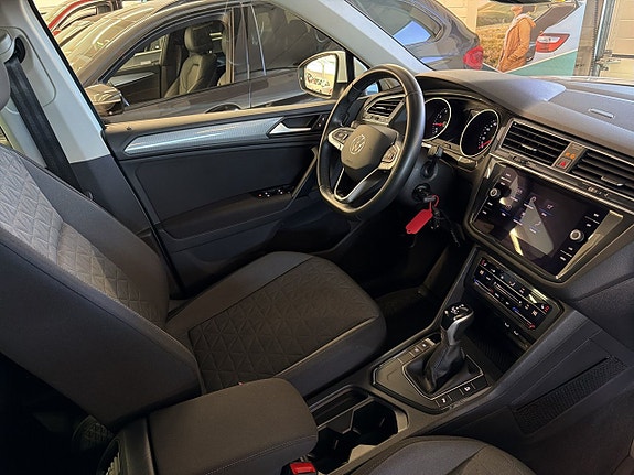 Volkswagen Tiguan 18 of 25