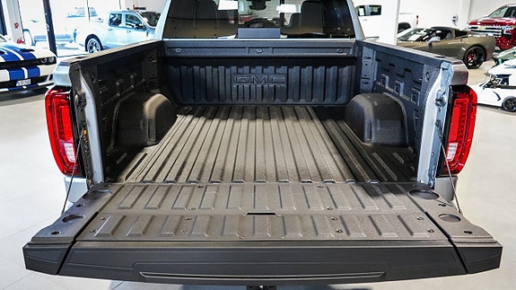 GMC Sierra 9 of 30