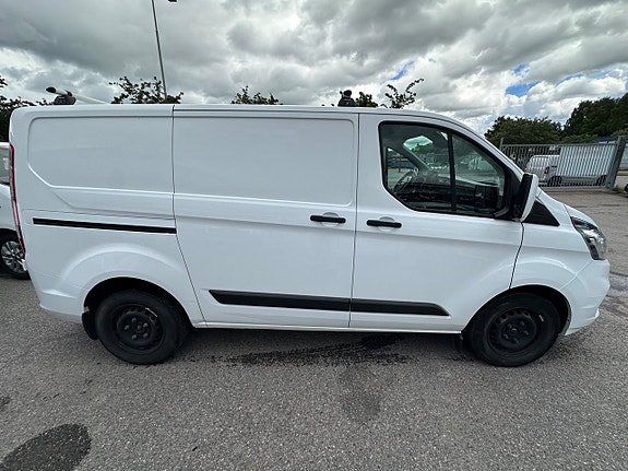 Ford Transit Custom 2 of 10