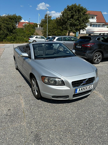 Volvo C70 2 of 5