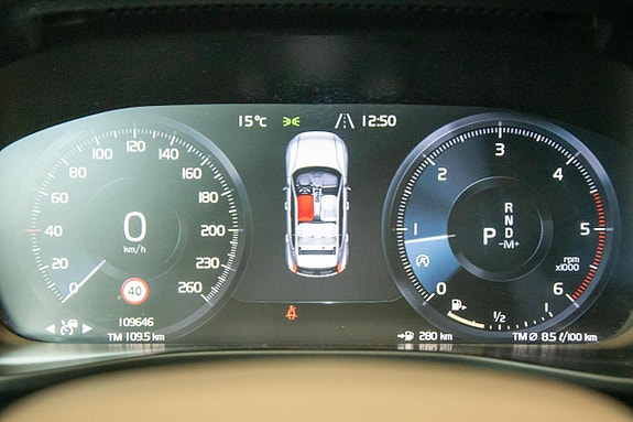 Volvo XC40 21 of 25