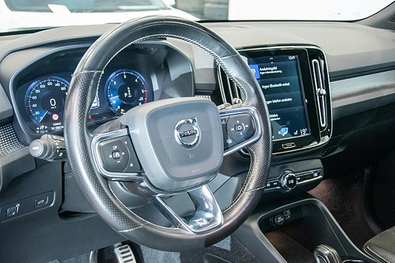 Volvo XC40 9 of 25