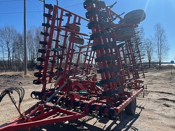 Kvernelands harv 8m Tiger 800 med hydraulisk främr