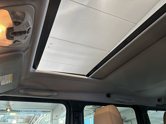 Mercedes-Benz G350 23 of 27