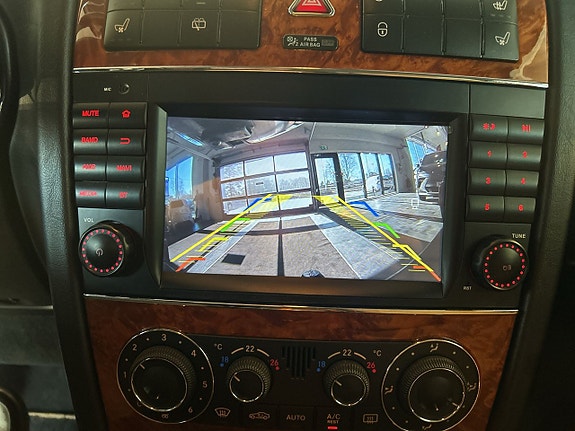 Mercedes-Benz G350 15 of 27