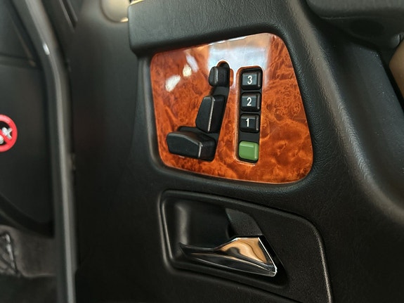 Mercedes-Benz G350 18 of 27