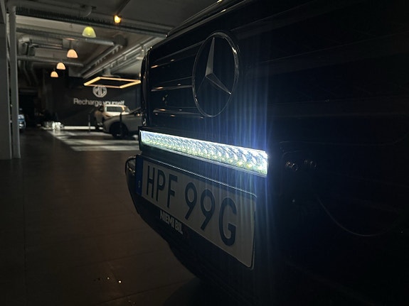 Mercedes-Benz G350 25 of 27