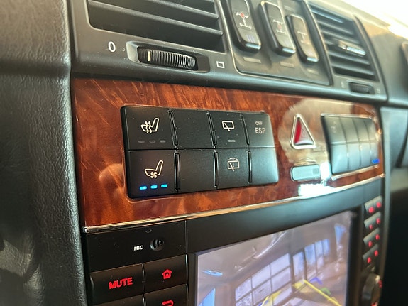 Mercedes-Benz G350 21 of 27