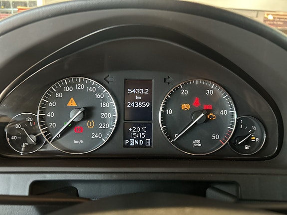 Mercedes-Benz G350 20 of 27