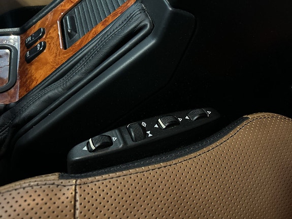 Mercedes-Benz G350 19 of 27