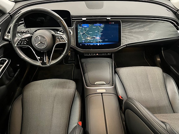 Mercedes-Benz E300 de 15 of 23