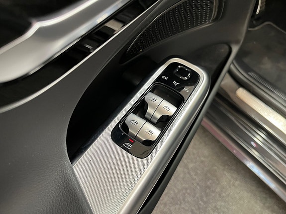 Mercedes-Benz E300 de 12 of 23